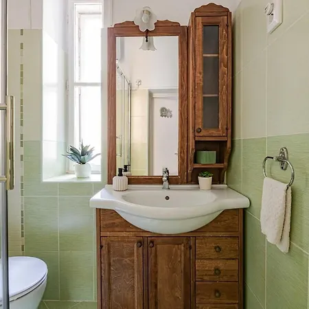 Anita'S Apartment- Cosy Studio Apartment In The Heart Of Budapest Exterior photo
